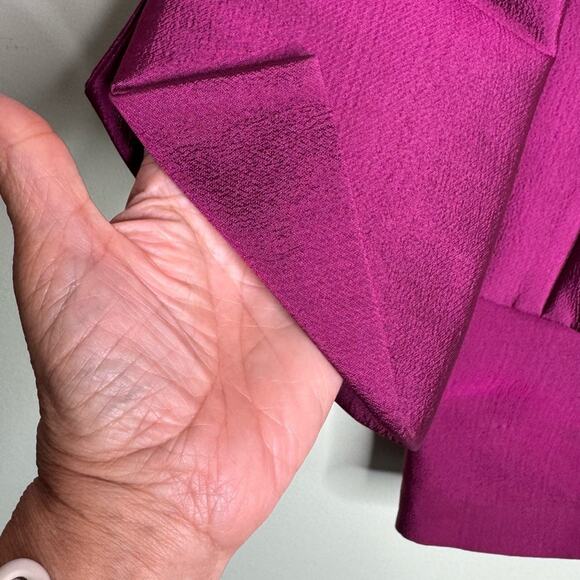 Vintage Badgley Mischka Two-Piece Satin Blend Magenta Blazer and Skirt Size 10 - Picture 8 of 13